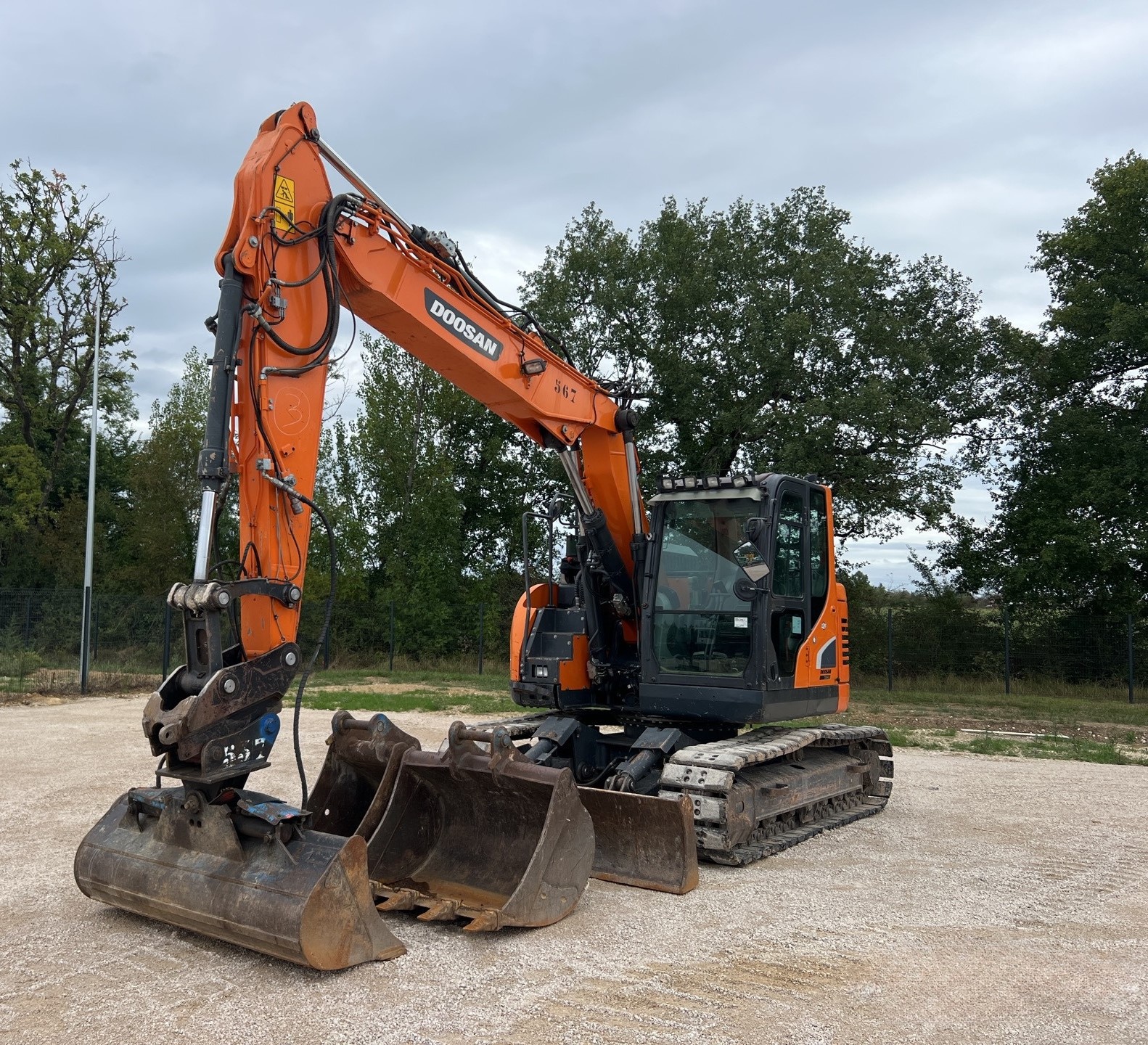 Doosan DX140 vue 1